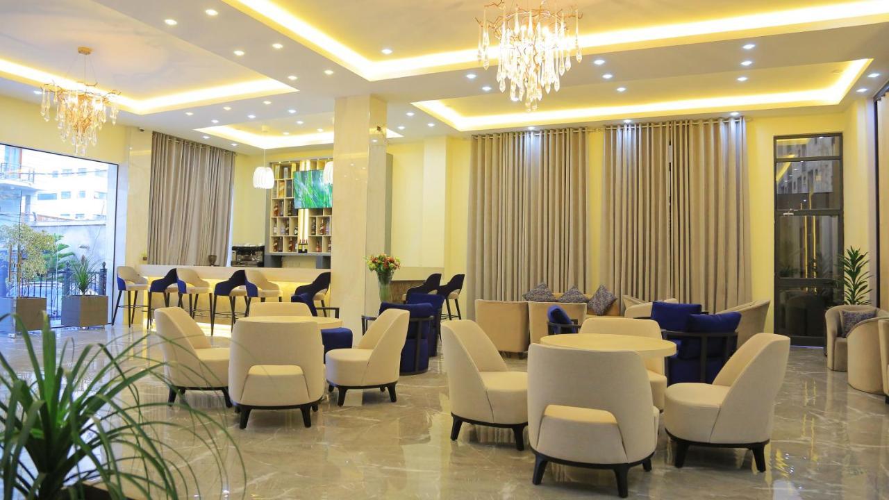 Triple E Hotel And Spa Addis Abeba Esterno foto