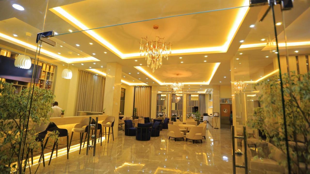 Triple E Hotel And Spa Addis Abeba Esterno foto