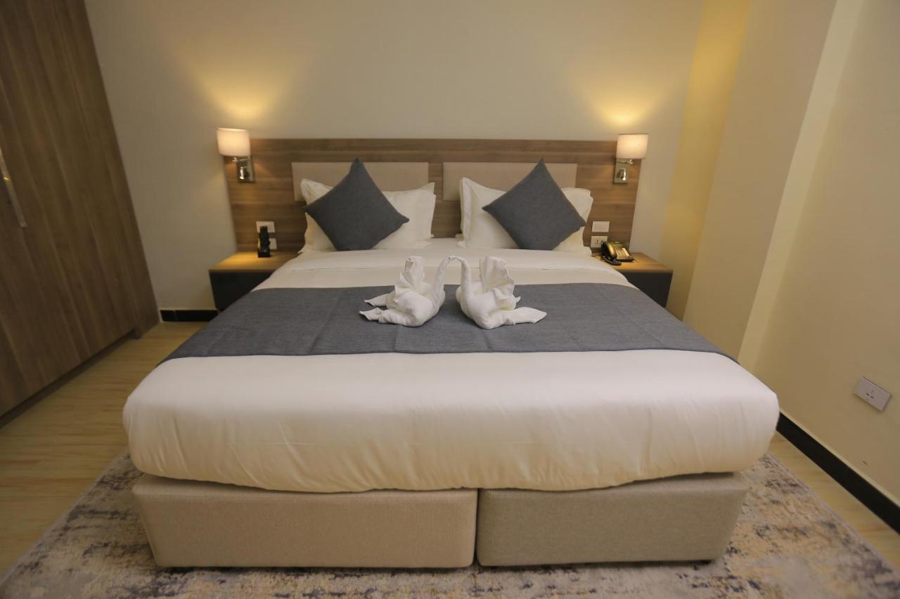 Triple E Hotel And Spa Addis Abeba Esterno foto