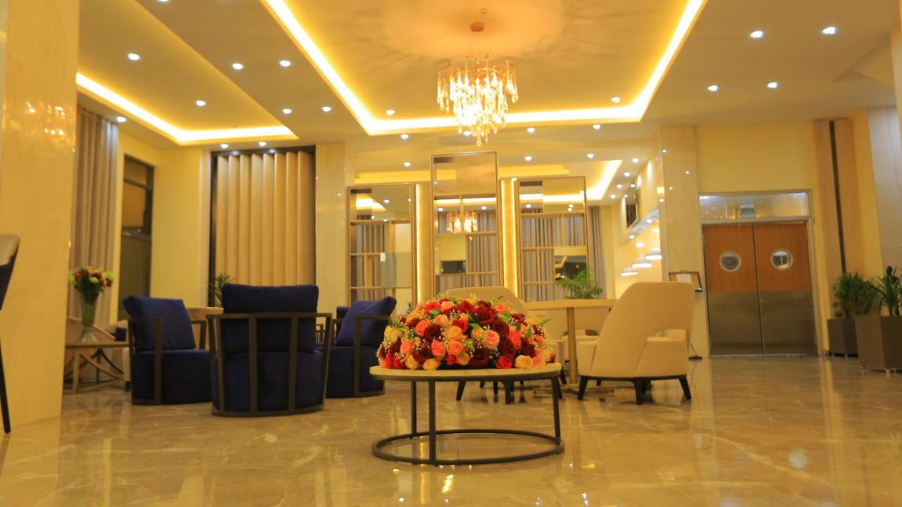 Triple E Hotel And Spa Addis Abeba Esterno foto