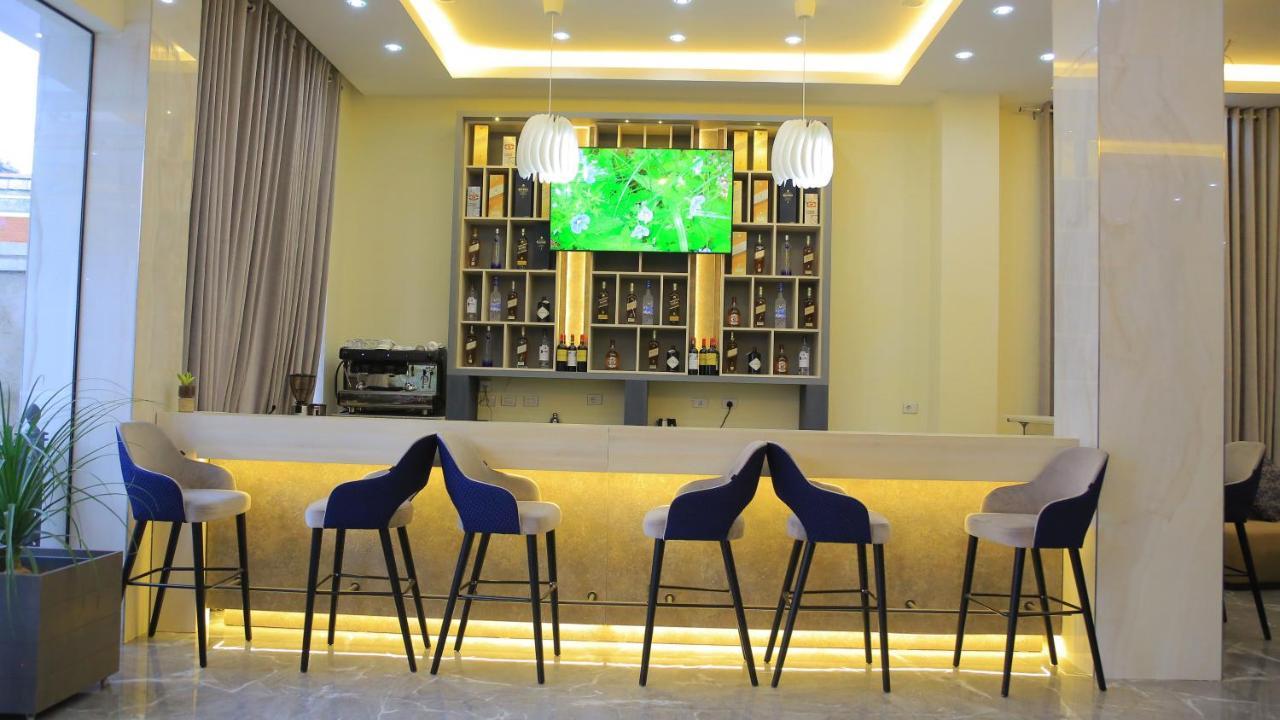 Triple E Hotel And Spa Addis Abeba Esterno foto