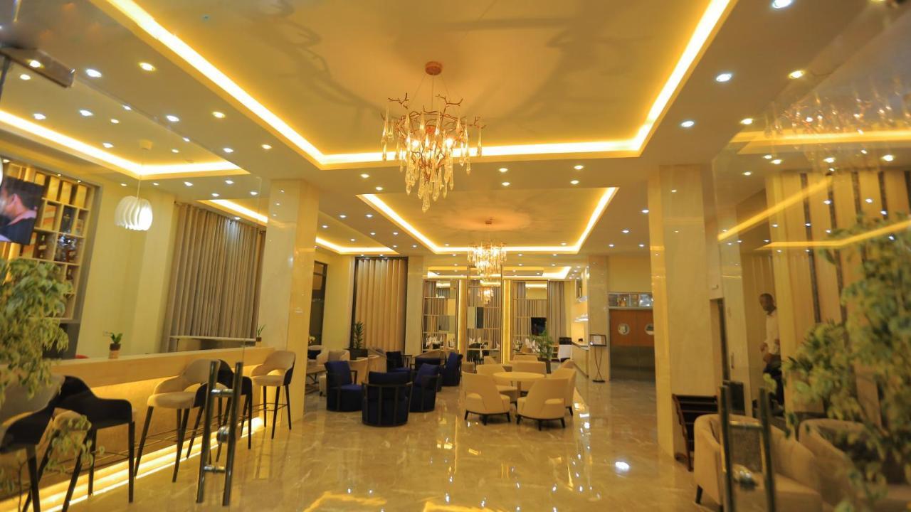 Triple E Hotel And Spa Addis Abeba Esterno foto