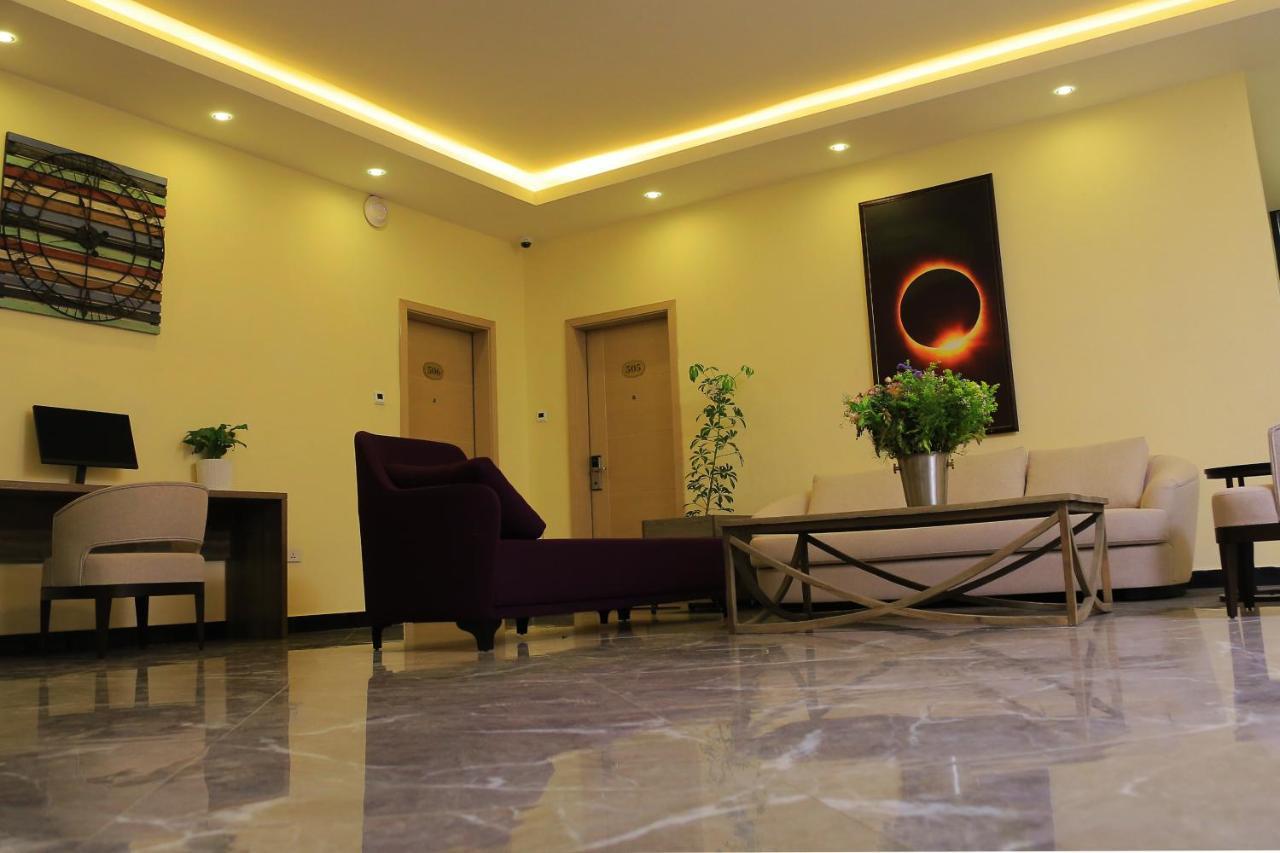 Triple E Hotel And Spa Addis Abeba Esterno foto