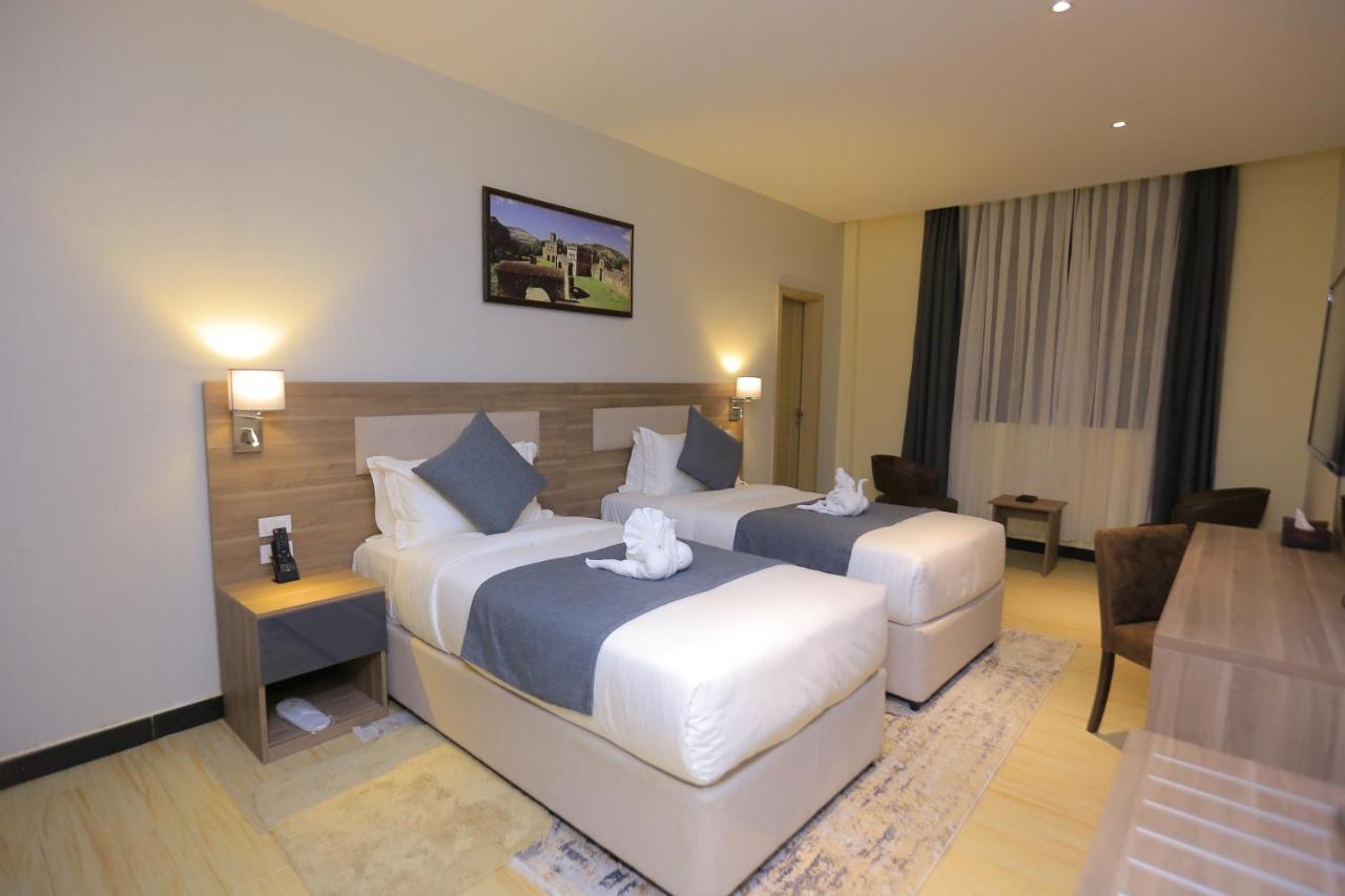 Triple E Hotel And Spa Addis Abeba Esterno foto