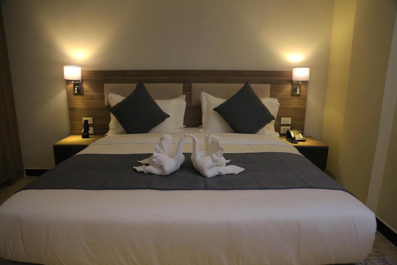 Triple E Hotel And Spa Addis Abeba Esterno foto