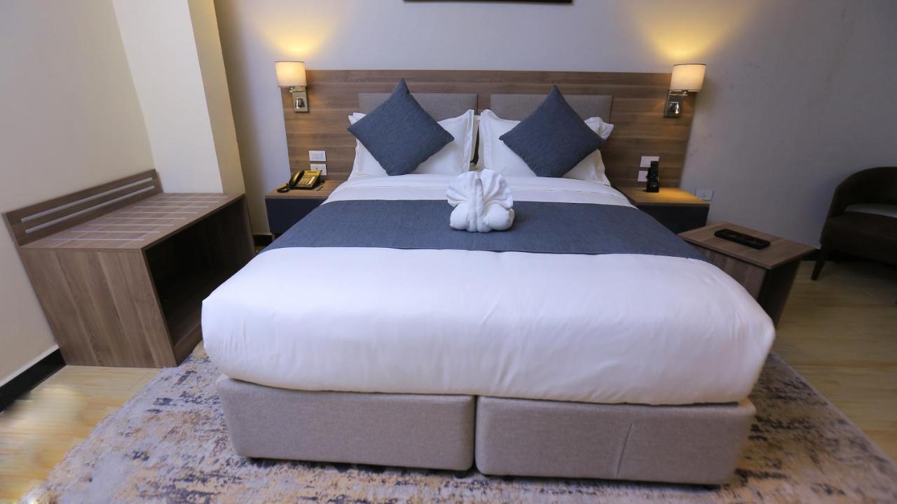 Triple E Hotel And Spa Addis Abeba Esterno foto