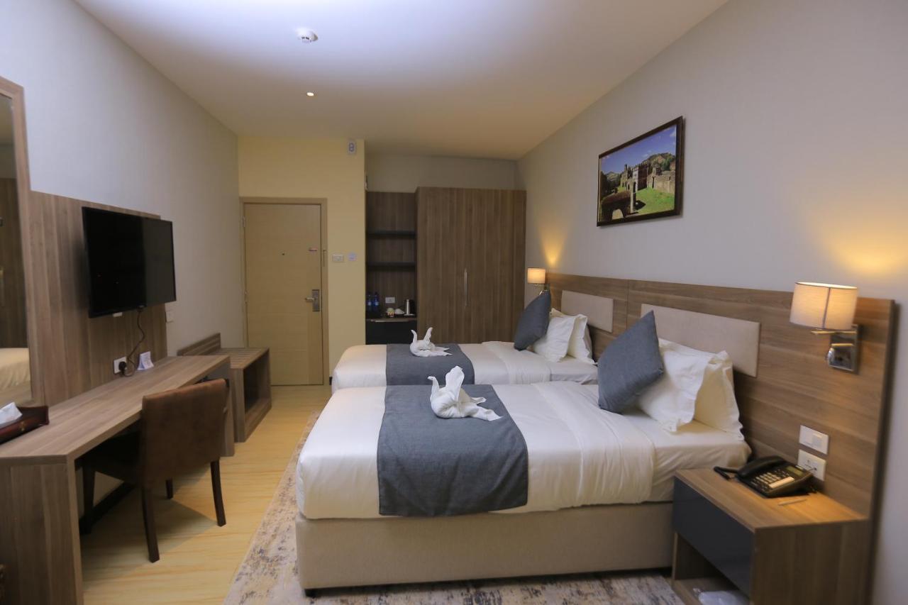 Triple E Hotel And Spa Addis Abeba Esterno foto