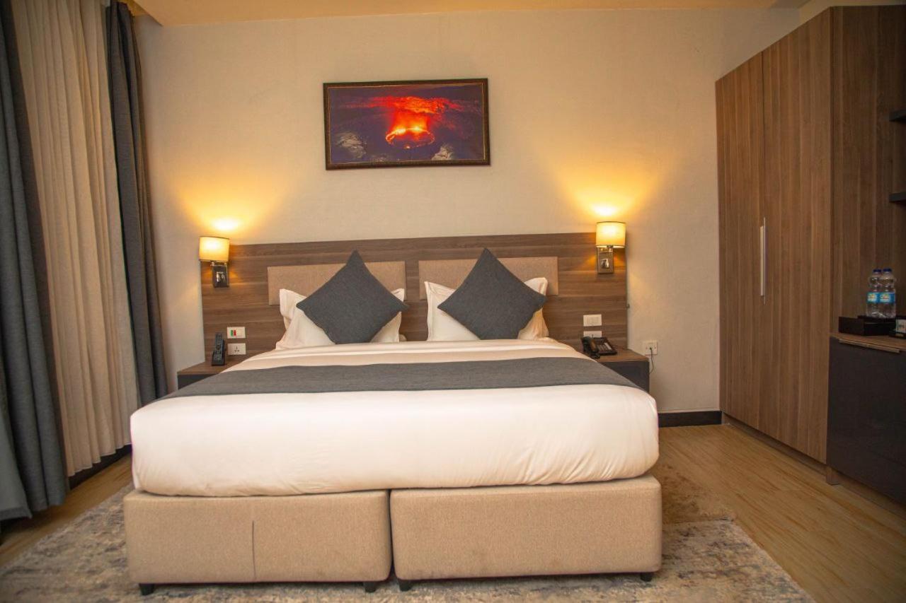 Triple E Hotel And Spa Addis Abeba Esterno foto