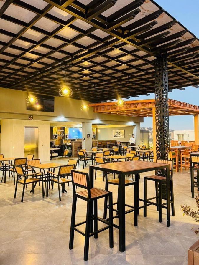 Triple E Hotel And Spa Addis Abeba Esterno foto