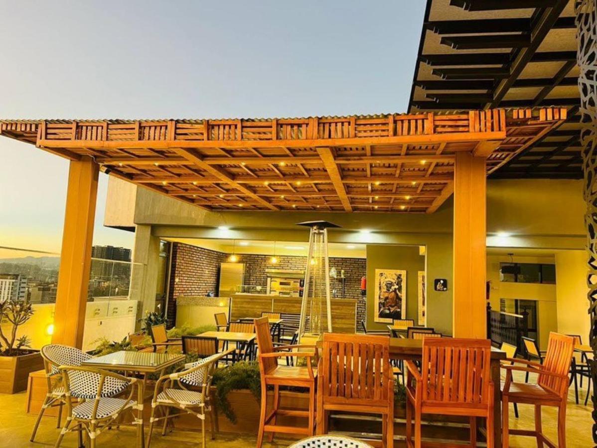 Triple E Hotel And Spa Addis Abeba Esterno foto