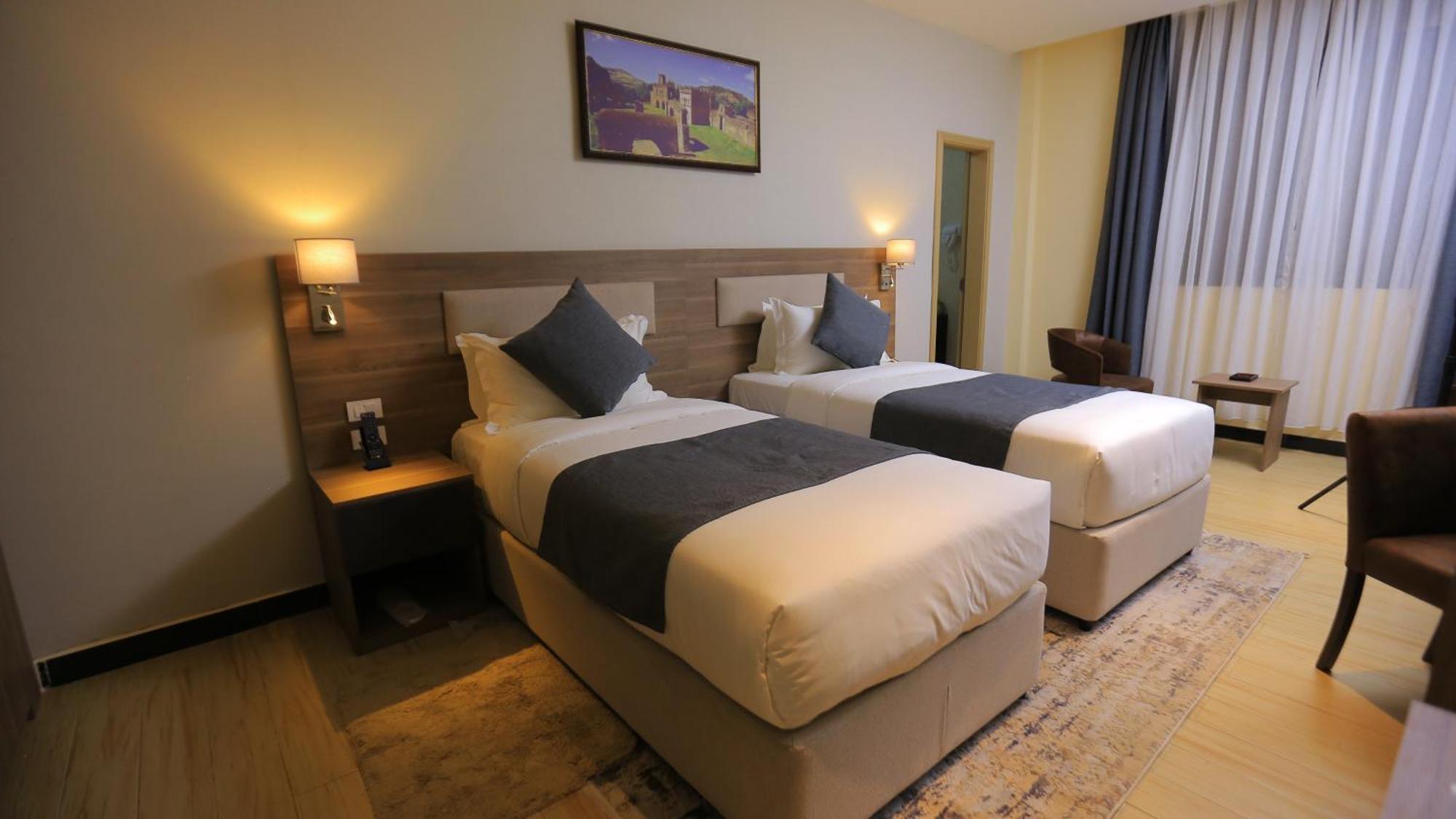 Triple E Hotel And Spa Addis Abeba Esterno foto